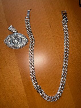 Eye Pendant Cuban Link Chain Necklace - Silver Tone